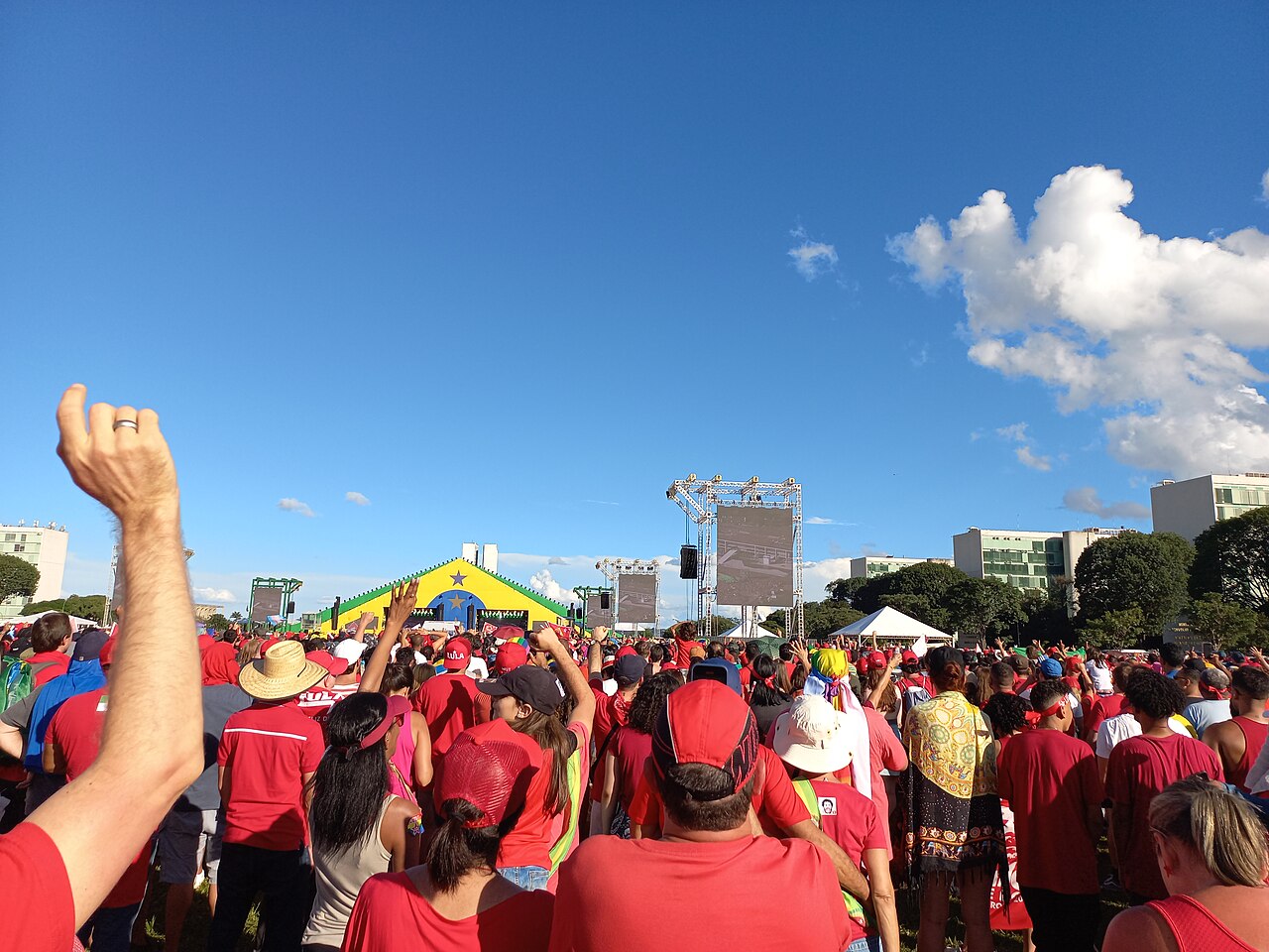 Lula’s Lead Narrows to 5 Points Against Flávio Bolsonaro in Latest Quaest Poll, Upping Brazil Political Uncertainty